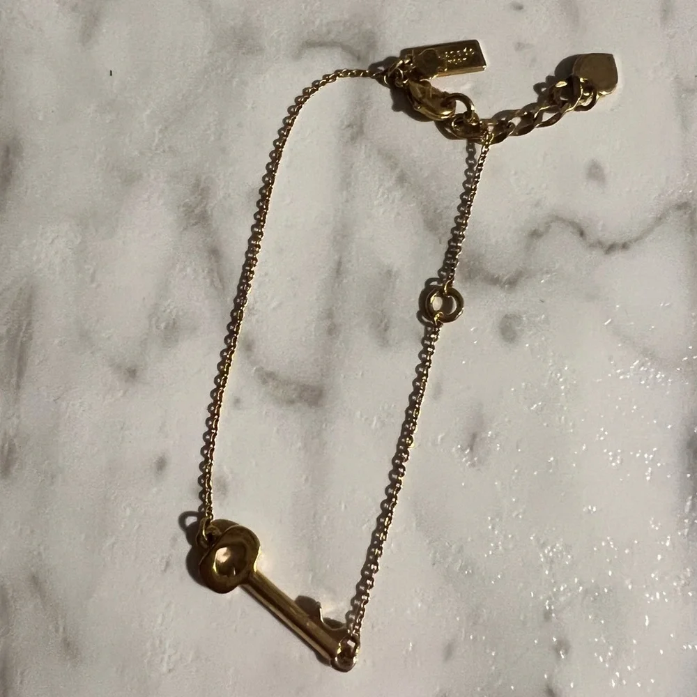 Kate spade gold key bracelet - Picture 1 of 1